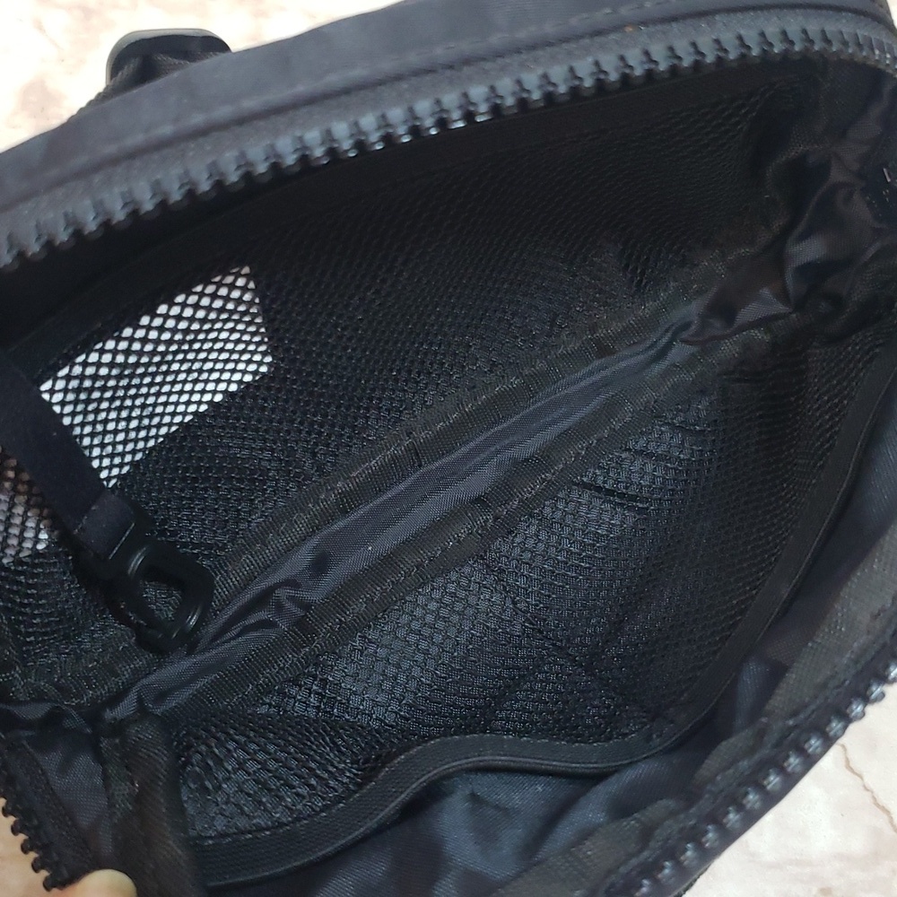 Lole Black Travel Pouch - Picture 4 of 5